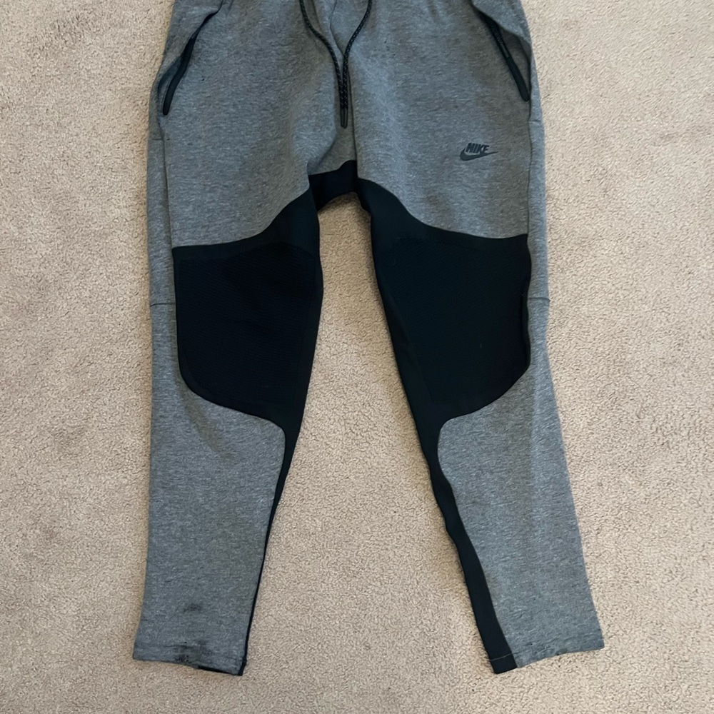Nike Mens Two-Tone Gray and Black Joggers